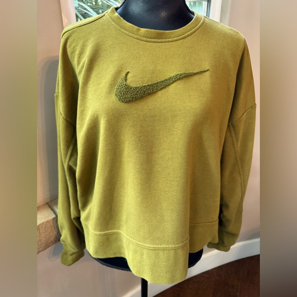 Nike Dri-FIT Get Fit Chenille Swoosh Training Crew Sweatshirt Women's Size Large
